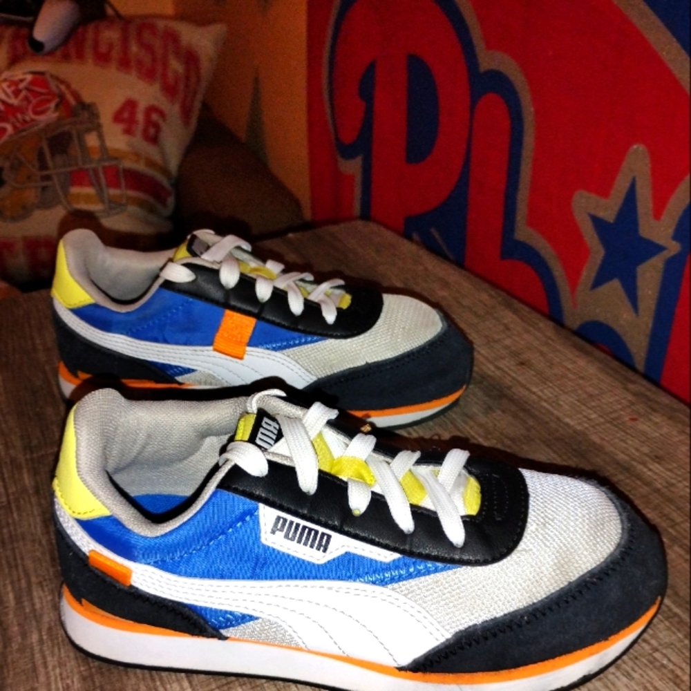 PUMA Future Riders Splash.  Size Y 3.5 Color Gray Violet-Victoria Blue